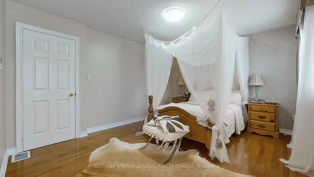 Additional image 31 of 19 Hollowgrove Blvd