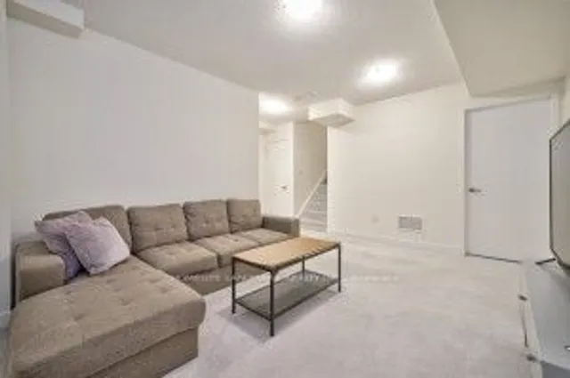 Additional image 32 of 51 Florence St Unit Th1