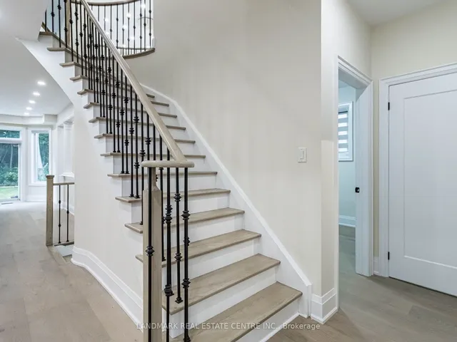 Additional image 3 of 64 Showboat Cres
