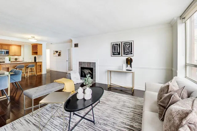 Additional image 19 of 633 Bay St Unit 2005