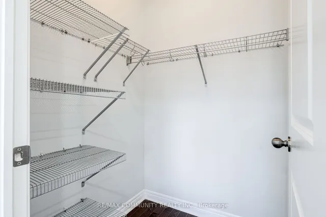 Additional image 34 of 31 Padbury Tr