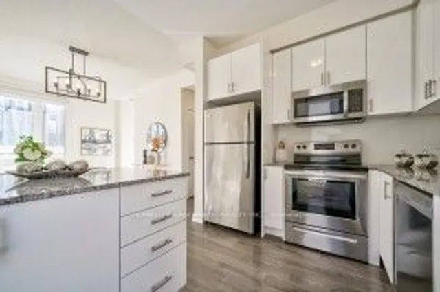 Additional image 9 of 51 Florence St Unit Th1