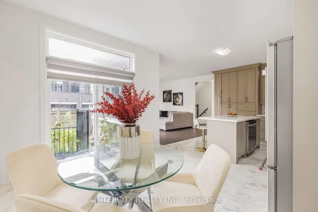 Additional image 19 of 54 Moorcroft Pl