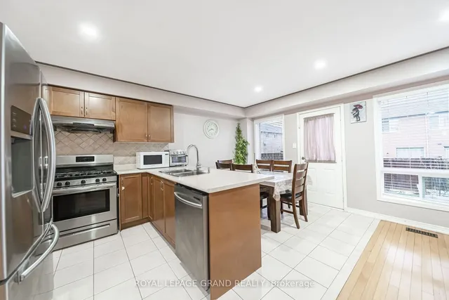 Additional image 13 of 19 Iceberg Tr