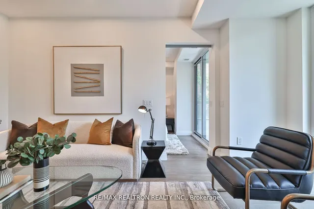 Additional image 19 of 285 Avenue Rd Unit 403