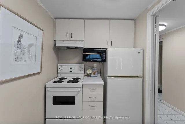 Additional image 18 of 711 Bay St Unit 1221