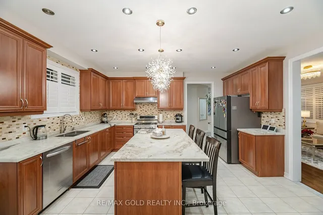 Additional image 13 of 24 Campwood Cres