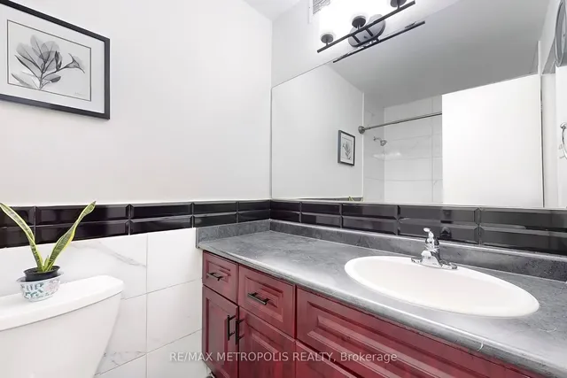 Additional image 15 of 4060 Lawrence Ave Unit 106