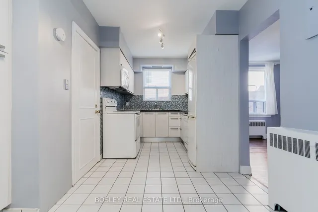 Additional image 10 of 7 Warwick Ave Unit 2