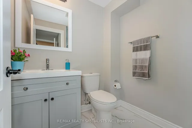 Additional image 33 of 8 Herringbone Cres