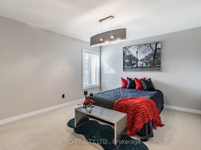 Additional image 28 of 55 Stoneylake Ave