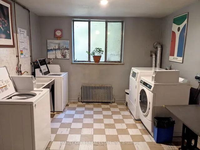 Additional image 12 of 2412 Queen St