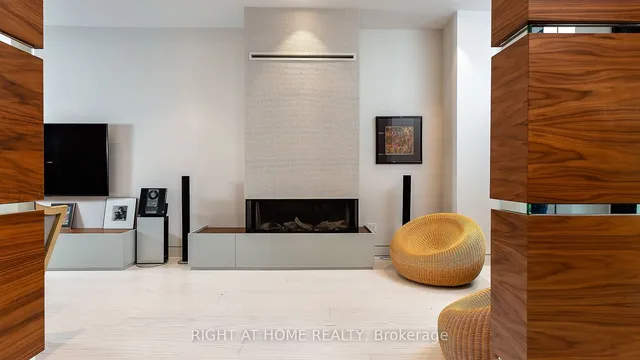 Additional image 6 of 53 Hazelton Ave