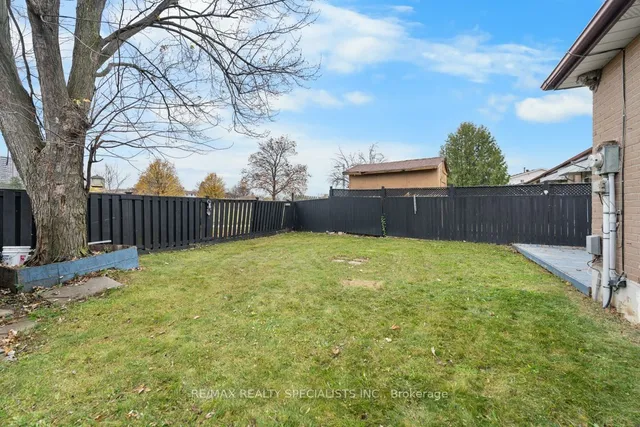 Additional image 38 of 14 Fontaine Crt