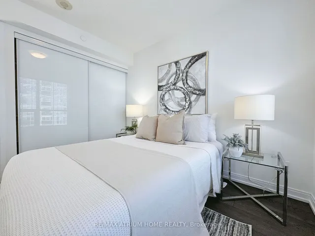 Additional image 19 of 255 Village Green Sq Unit 902