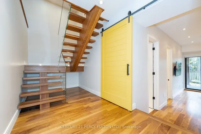 Additional image 22 of 323 Douglas Ave