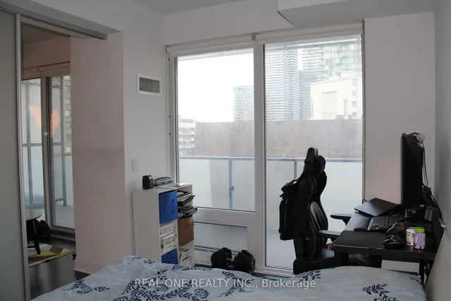 Additional image 14 of 1080 Bay St Unit 1811