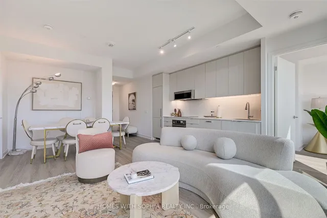 Additional image 10 of 250 Lawrence Ave Unit 607