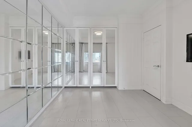 Additional image 19 of 35 Balmuto St Unit 2101