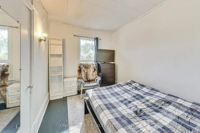 Additional image 25 of 825 Adelaide St