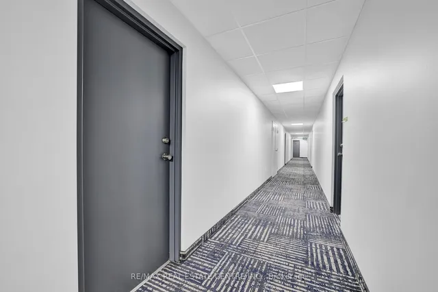 Additional image 4 of 4062 Lawrence Ave Unit 106