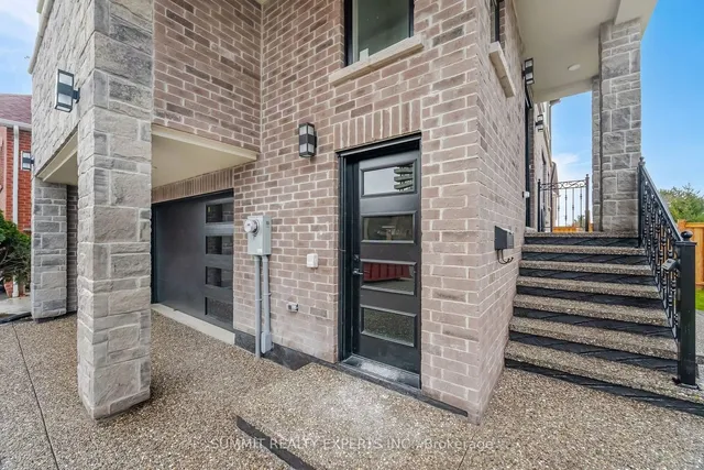 Additional image 6 of 9 Keewatin Gate