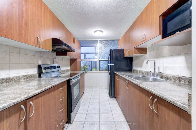 Additional image 10 of 25 Kensington Rd Unit 1111
