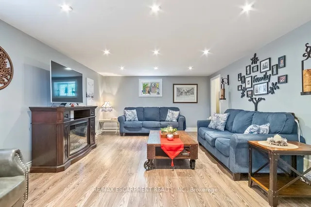 Additional image 26 of 24 WILLIS Dr