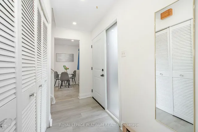 Additional image 5 of 3 Hollyhedge Crt