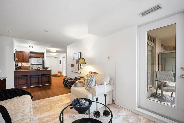 Additional image 15 of 225 Wellesley St Unit 216