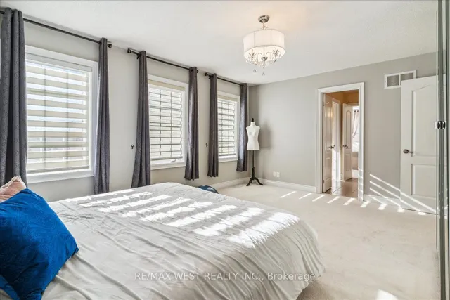 Additional image 23 of 36 Lampman Cres