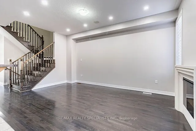 Additional image 19 of 11 SKY HARBOUR Dr