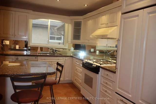 Additional image 11 of 35 Ladore Dr