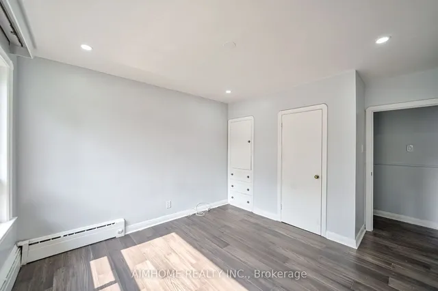 Additional image 18 of 193 Scarboro Cres