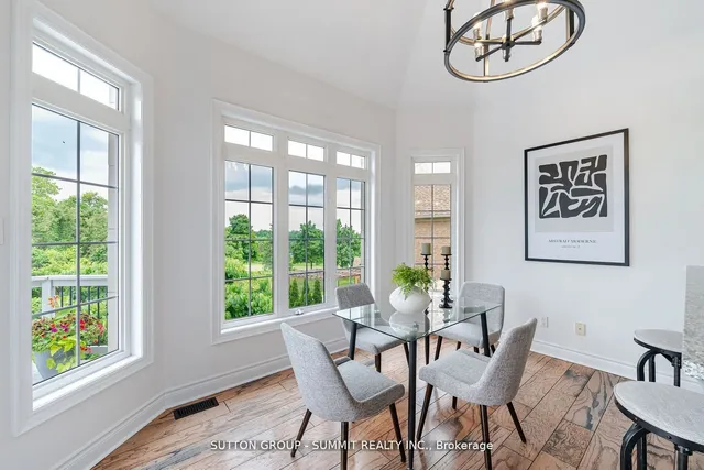 Additional image 8 of 13 Classic Dr