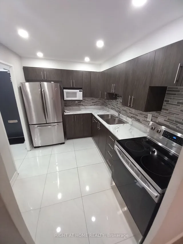 Additional image 7 of 451 The West Mall Unit 920