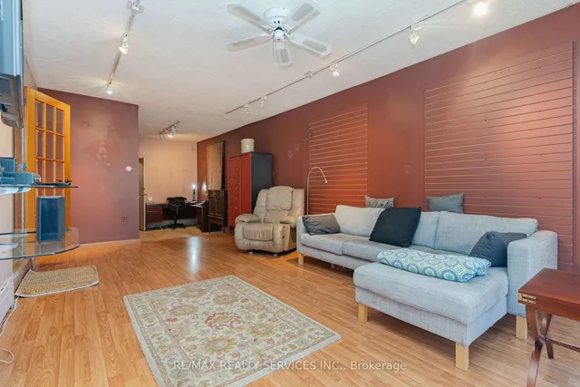 Additional image 8 of 1652 Jane St