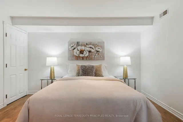 Additional image 24 of 39 Oakwood Ave