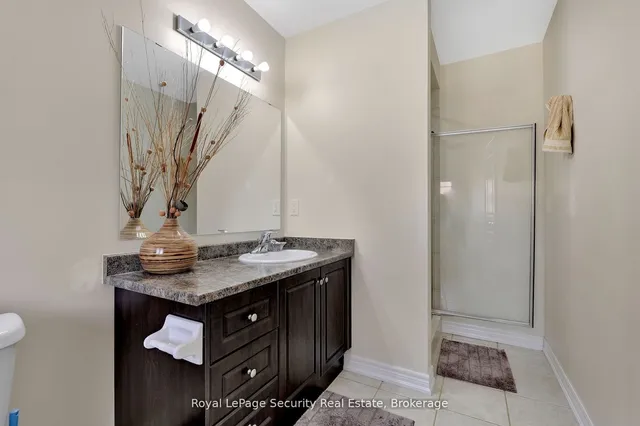 Additional image 19 of 80 Aspermont Cres