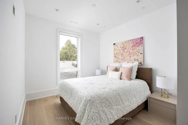 Additional image 22 of 837 ROYAL YORK Rd