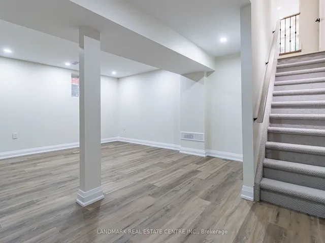 Additional image 24 of 64 Showboat Cres