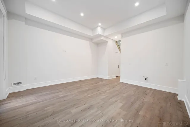 Additional image 21 of 32 Florence Ave