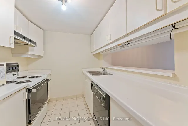 Additional image 27 of 717 Bay St Unit 602