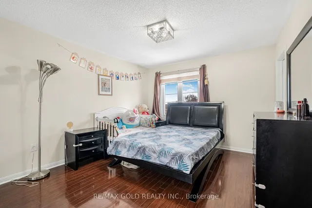 Additional image 22 of 95 Mount Fuji Cres