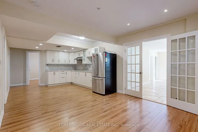 Additional image 32 of 43 Battersea Cres