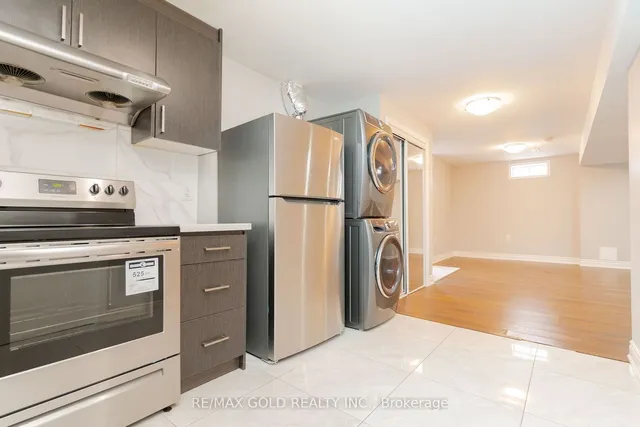 Additional image 35 of 41 Kalahari Rd