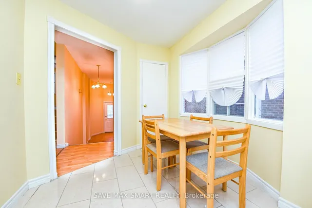 Additional image 10 of 10 Keewatin Gate