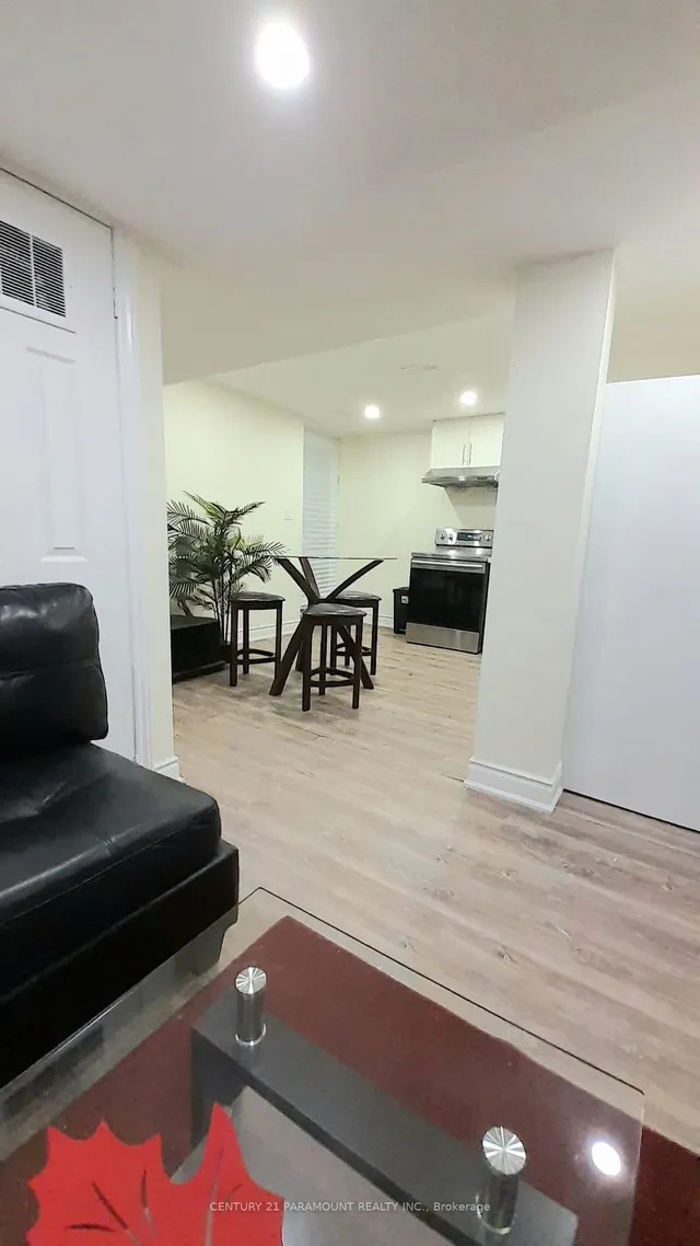 Additional image 18 of 42 Four Seasons Circ