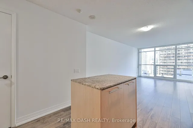 Additional image 23 of 25 Carlton St Unit 2010