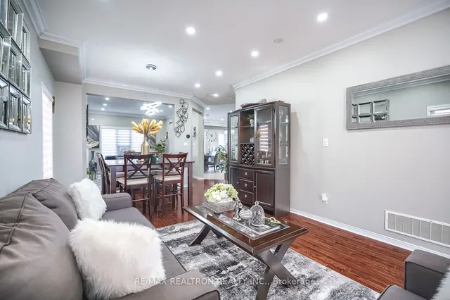 Additional image 6 of 102 Commodore Dr